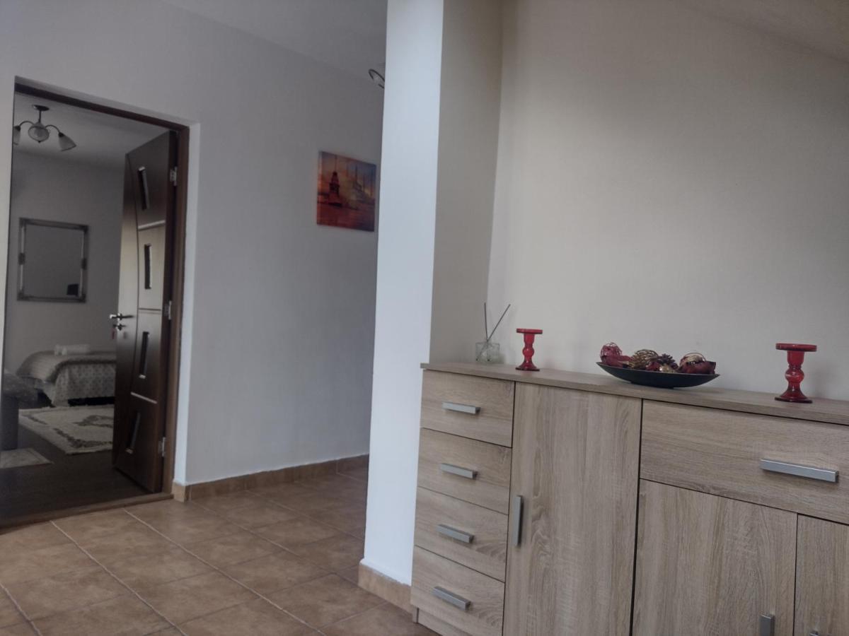 Casa Radu Apartment Novaci-Straini Ngoại thất bức ảnh