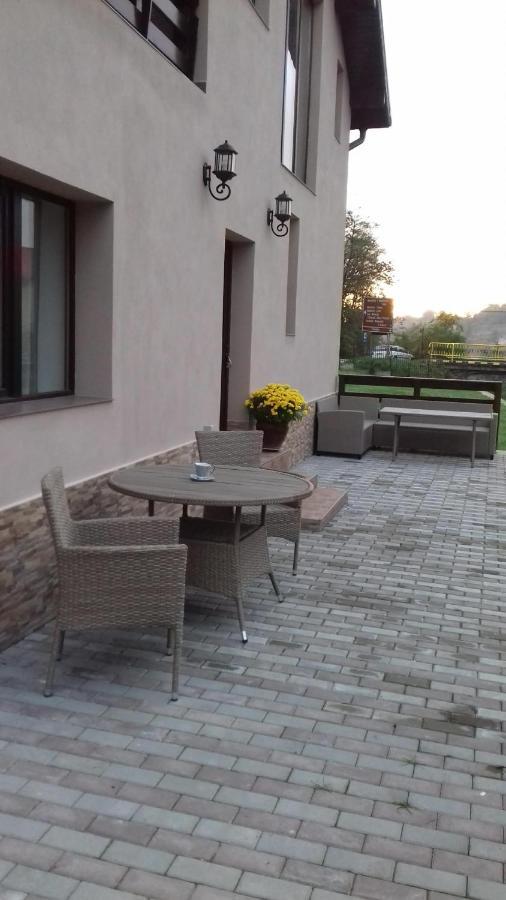 Casa Radu Apartment Novaci-Straini Ngoại thất bức ảnh